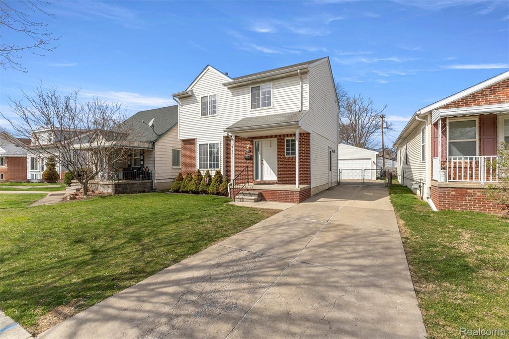 28810 Birchlawn Street, Garden City, MI 48135