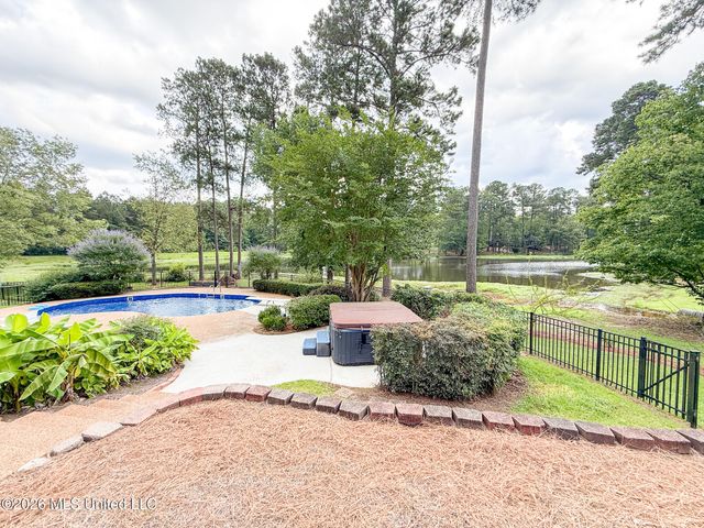 114 Redbud Drive, Brandon, MS 39047