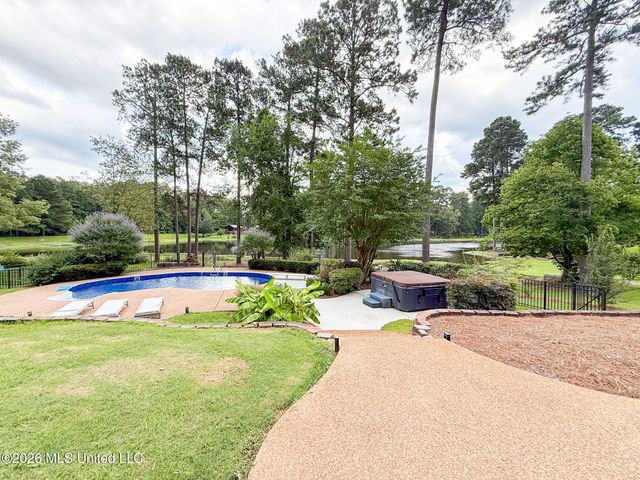 114 Redbud Drive, Brandon, MS 39047