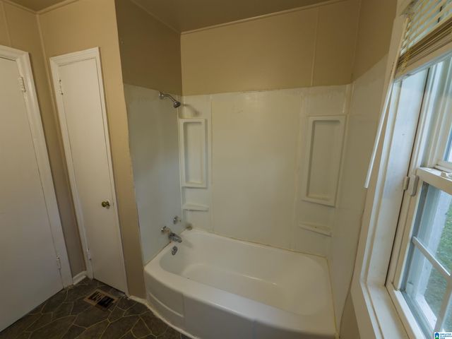 36 WILKES CIRCLE, Midfield, AL 35228