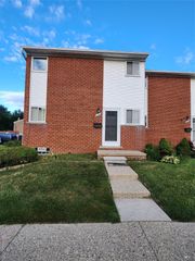 8665 Sterling, Center Line, MI 48015