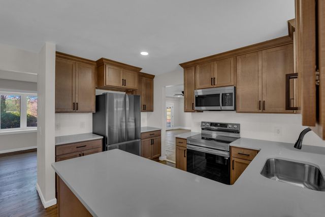 149 Central Cir, Sparta, TN 38583