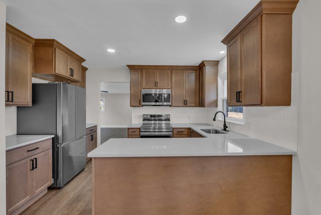 149 Central Cir, Sparta, TN 38583