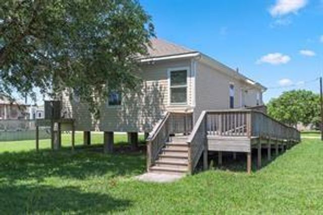 331 6th Street, Dickinson, TX 77539