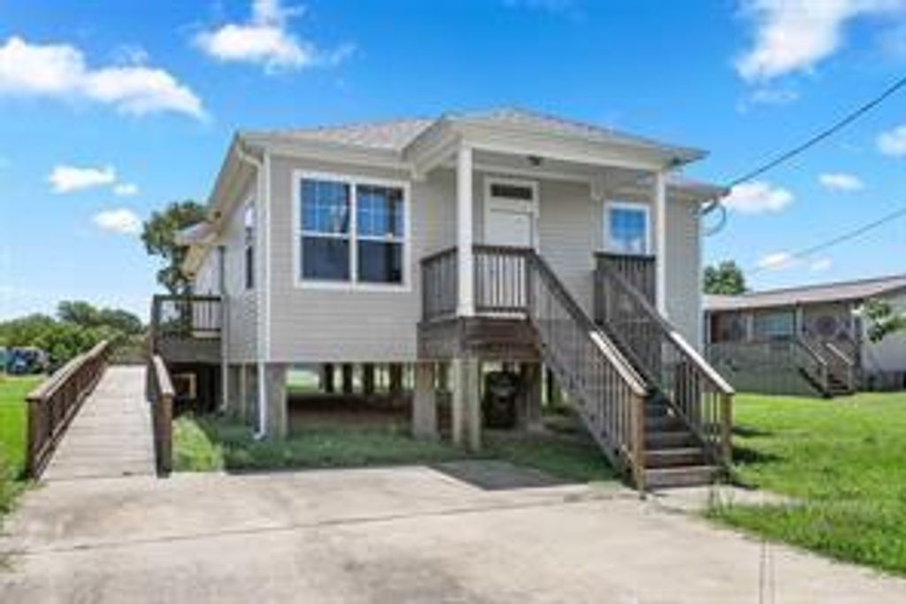 331 6th Street, Dickinson, TX 77539