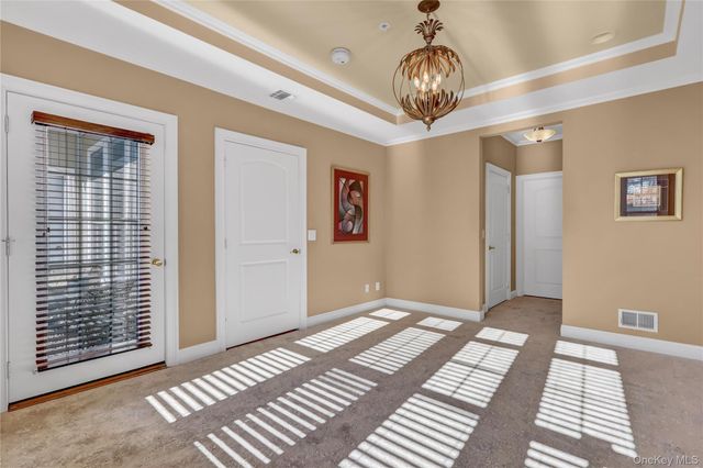 514 Pacing Way 514, Westbury, NY 11590