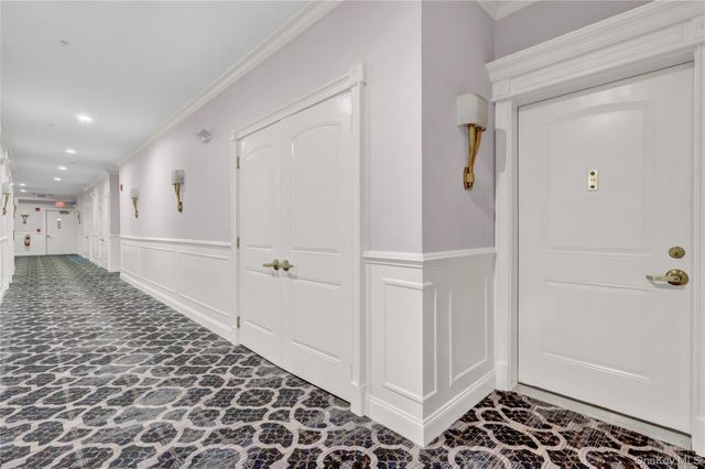 514 Pacing Way 514, Westbury, NY 11590