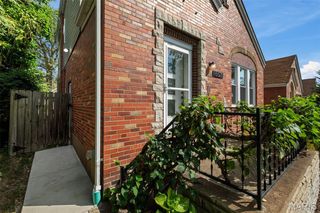 6621 Tholozan Avenue, St Louis, MO 63109