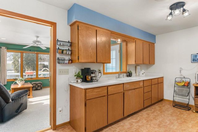 585 N Perry Parkway, Oregon, WI 53575