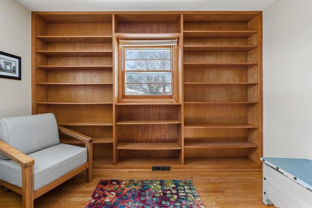 585 N Perry Parkway, Oregon, WI 53575