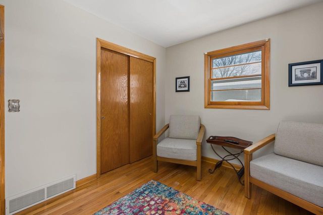 585 N Perry Parkway, Oregon, WI 53575