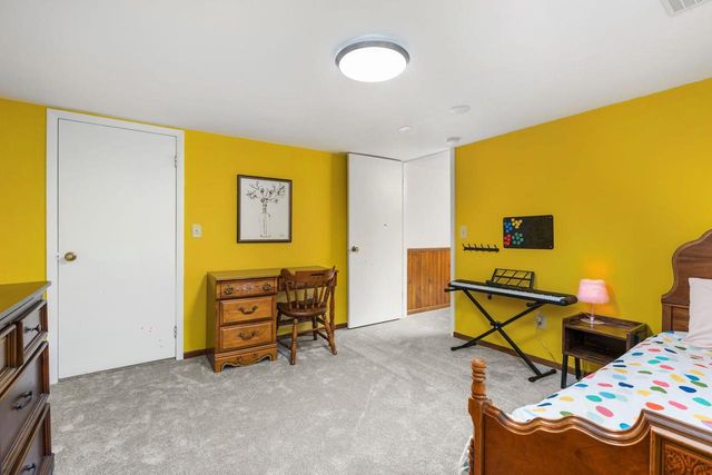 585 N Perry Parkway, Oregon, WI 53575