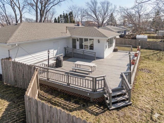 585 N Perry Parkway, Oregon, WI 53575