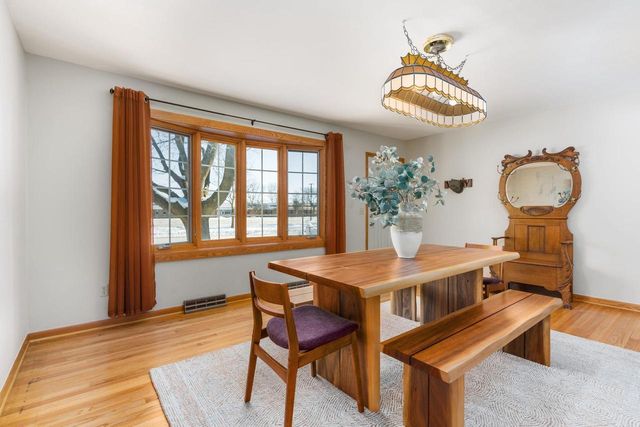 585 N Perry Parkway, Oregon, WI 53575