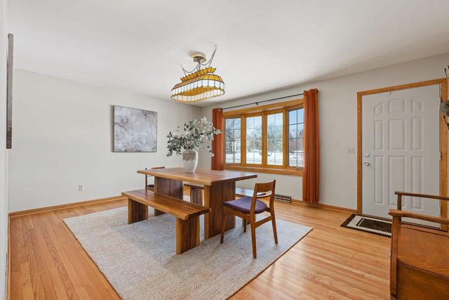 585 N Perry Parkway, Oregon, WI 53575