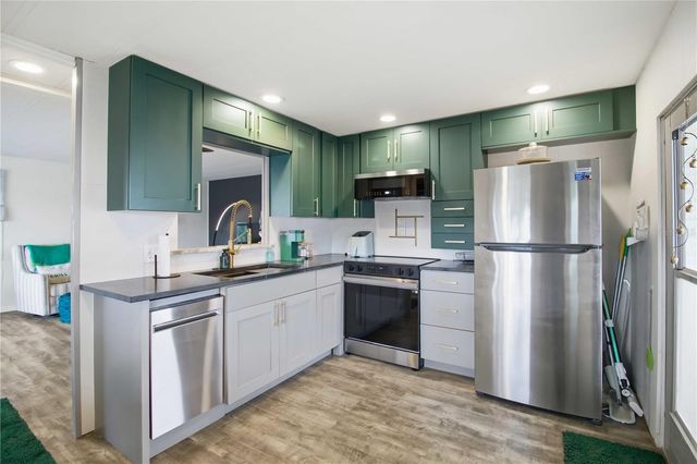 5402 CHATEAU LANE, Bradenton, FL 34207