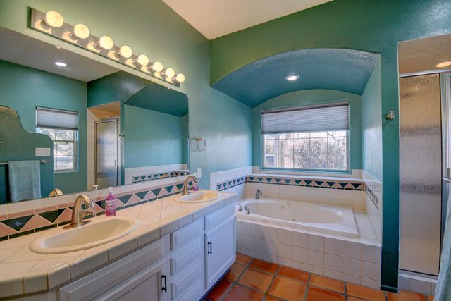 4 Fullerton Road, Edgewood, NM 87015