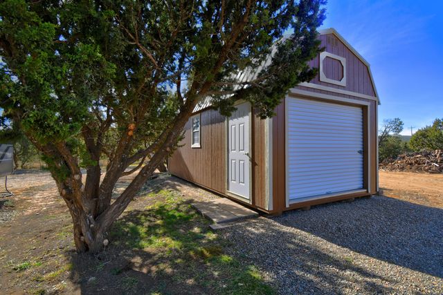4 Fullerton Road, Edgewood, NM 87015