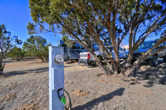 4 Fullerton Road, Edgewood, NM 87015