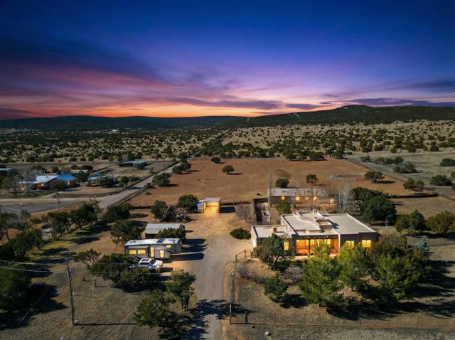 4 Fullerton Road, Edgewood, NM 87015