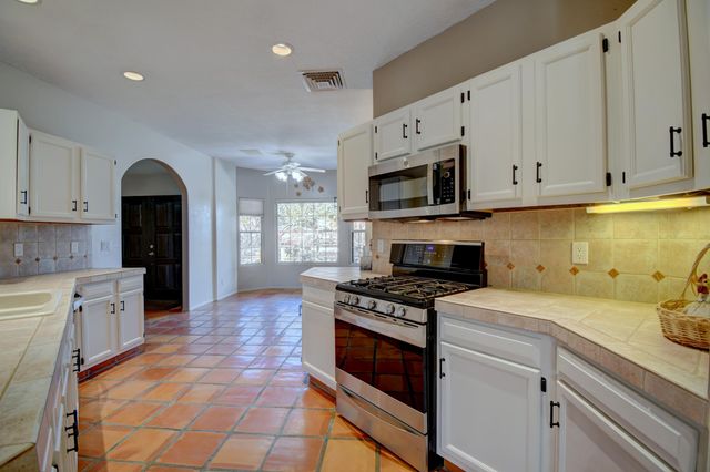 4 Fullerton Road, Edgewood, NM 87015