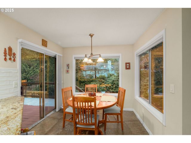 5007 Sw CANTERBURY Ln, Portland, OR 97219