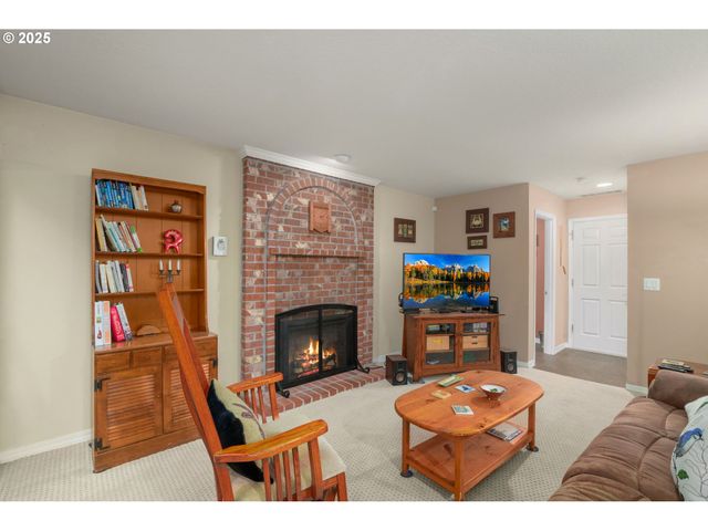 5007 Sw CANTERBURY Ln, Portland, OR 97219