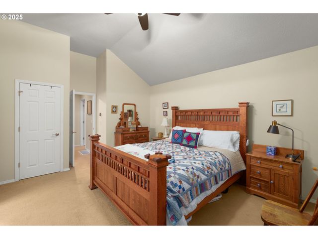 5007 Sw CANTERBURY Ln, Portland, OR 97219