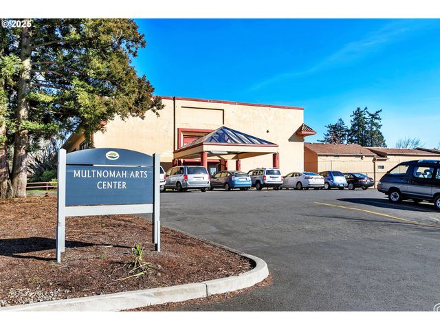 5007 Sw CANTERBURY Ln, Portland, OR 97219