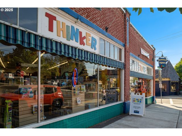 5007 Sw CANTERBURY Ln, Portland, OR 97219