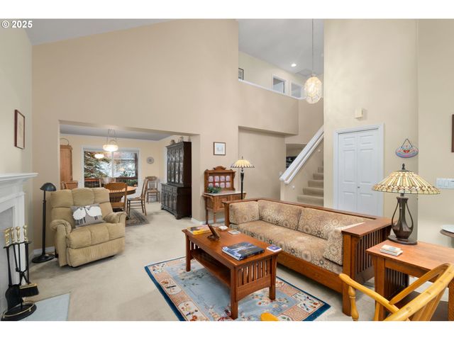 5007 Sw CANTERBURY Ln, Portland, OR 97219