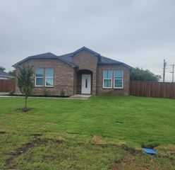 1221 Gannon Lane, Desoto, TX 75115