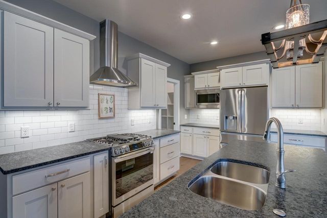 3017 Mourning Dove Drive, Cottage Grove, WI 53527