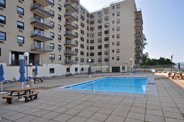 1085 Warburton Avenue 425, Yonkers, NY 10701