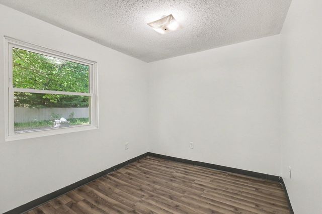 522 W Englewood Avenue, Twin Lake, MI 49457