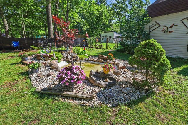 522 W Englewood Avenue, Twin Lake, MI 49457