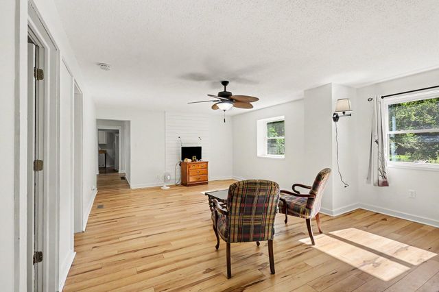 522 W Englewood Avenue, Twin Lake, MI 49457