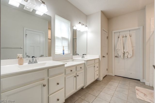 811 Robinson Drive, Lagrange, OH 44050