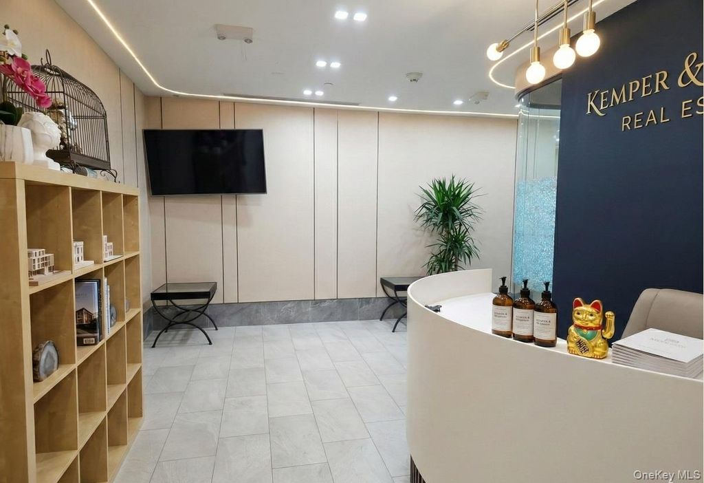 38-08 Union Street 7A-1, Flushing, NY 11354 — photo 2