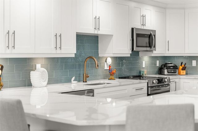 534 PINELLAS BAYWAY S 201, Tierra Verde, FL 33715