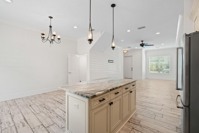 995 Airport Road UNIT 25, Destin, FL 32541