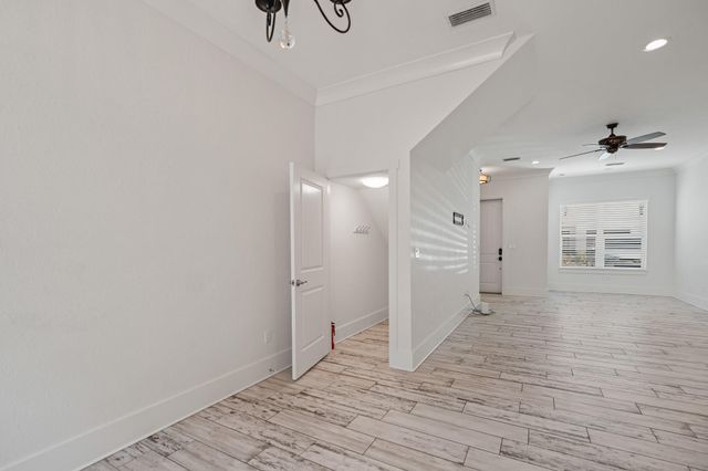 995 Airport Road UNIT 25, Destin, FL 32541