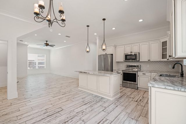 995 Airport Road UNIT 25, Destin, FL 32541