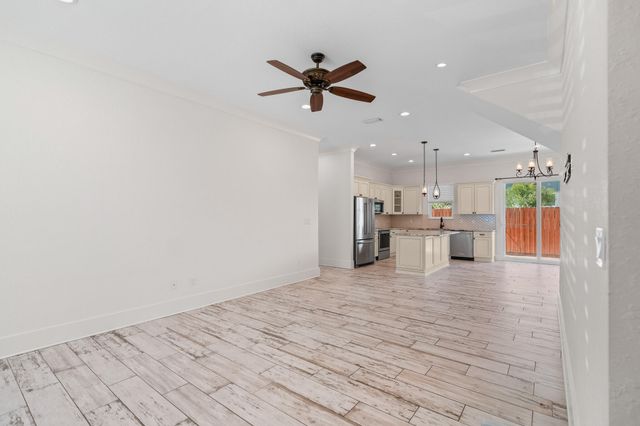 995 Airport Road UNIT 25, Destin, FL 32541