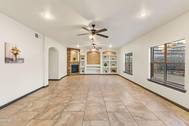 1260 FRANKLIN PERCH Place, El Paso, TX 79912