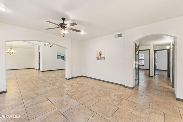 1260 FRANKLIN PERCH Place, El Paso, TX 79912