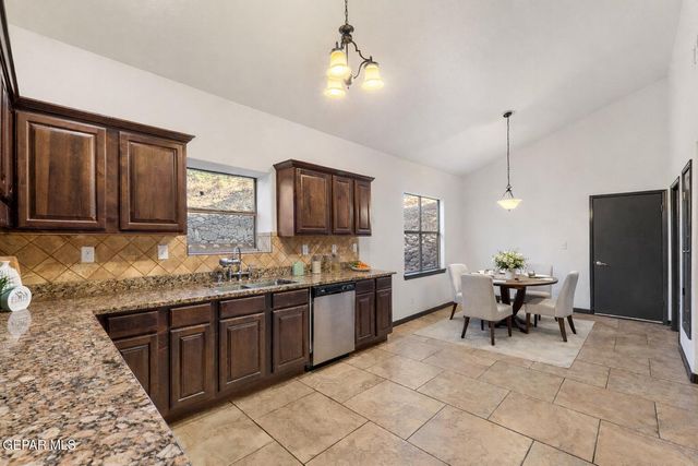 1260 FRANKLIN PERCH Place, El Paso, TX 79912