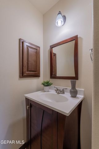 1260 FRANKLIN PERCH Place, El Paso, TX 79912