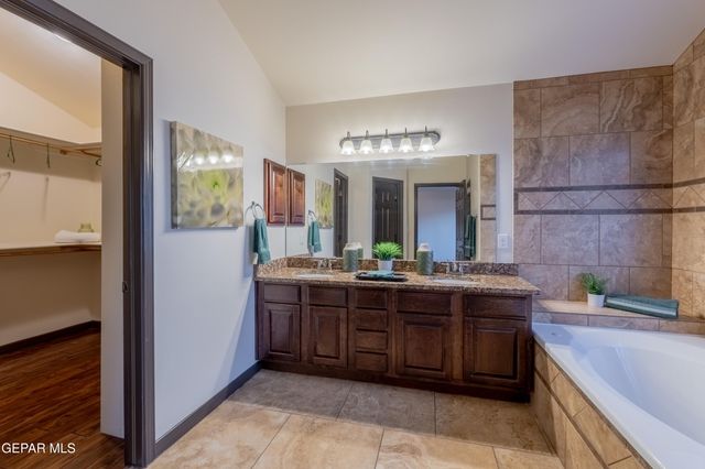 1260 FRANKLIN PERCH Place, El Paso, TX 79912