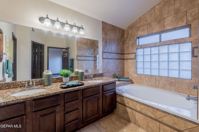 1260 FRANKLIN PERCH Place, El Paso, TX 79912